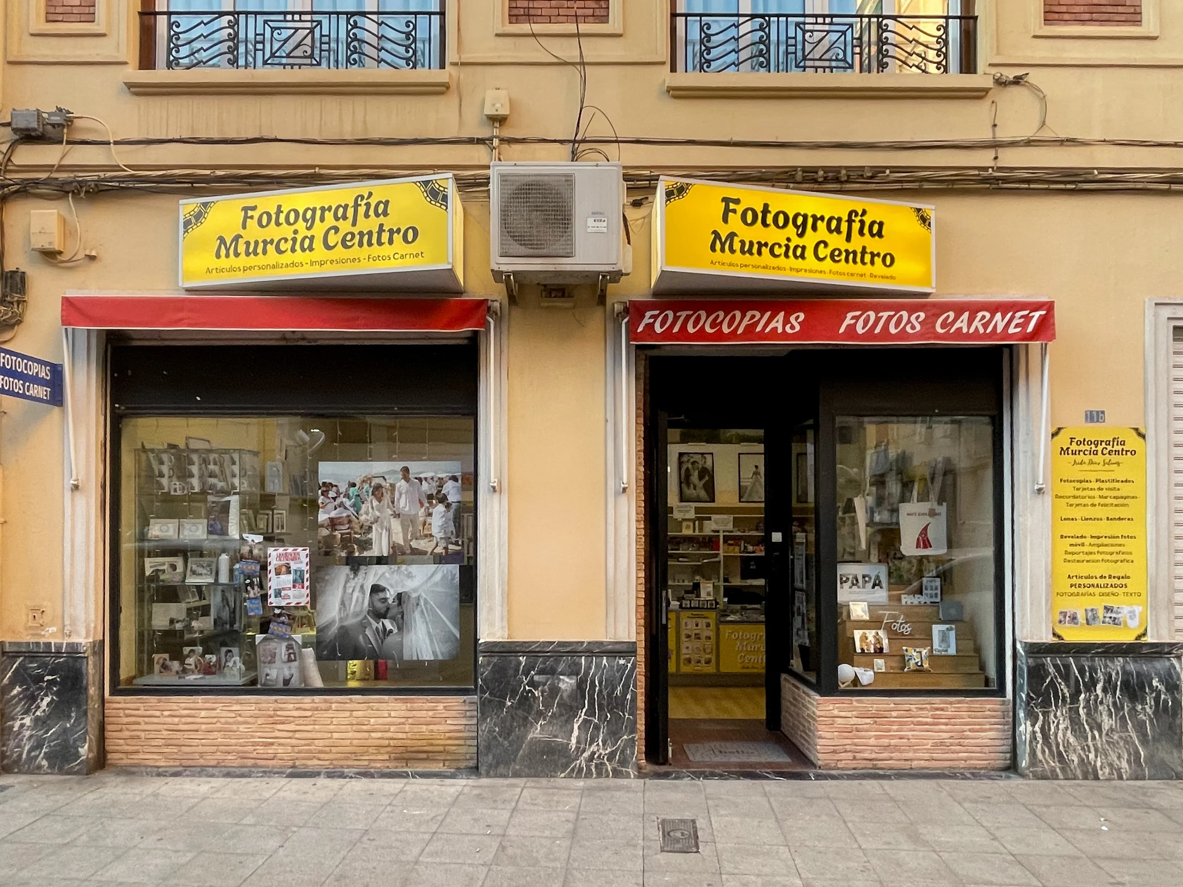 Fachada y servicios de Fotografía Murcia Centro